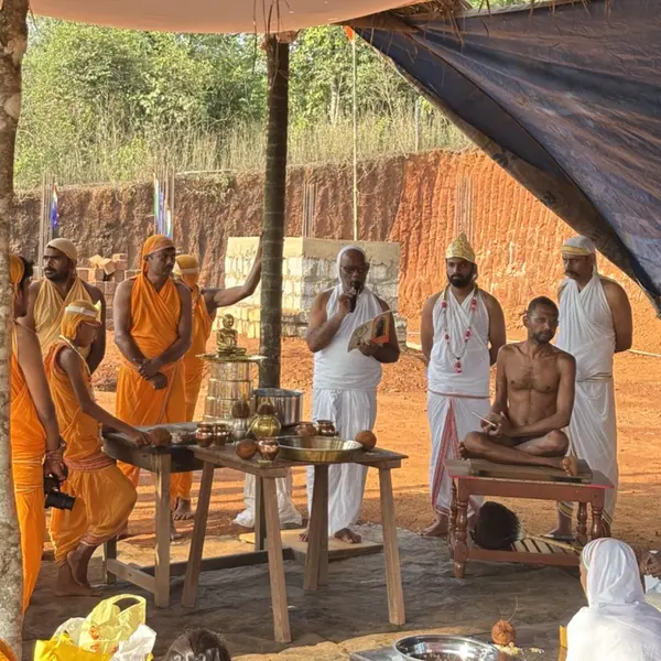 Muni Shri 108 Vidith Sagar Presiding - ಪೂಜ್ಯ ಮುನಿ ಶ್ರೀ 108 ವಿದಿತ ಸಾಗರ ಮಹಾರಾಜರ ಮಾರ್ಗದರ್ಶನ